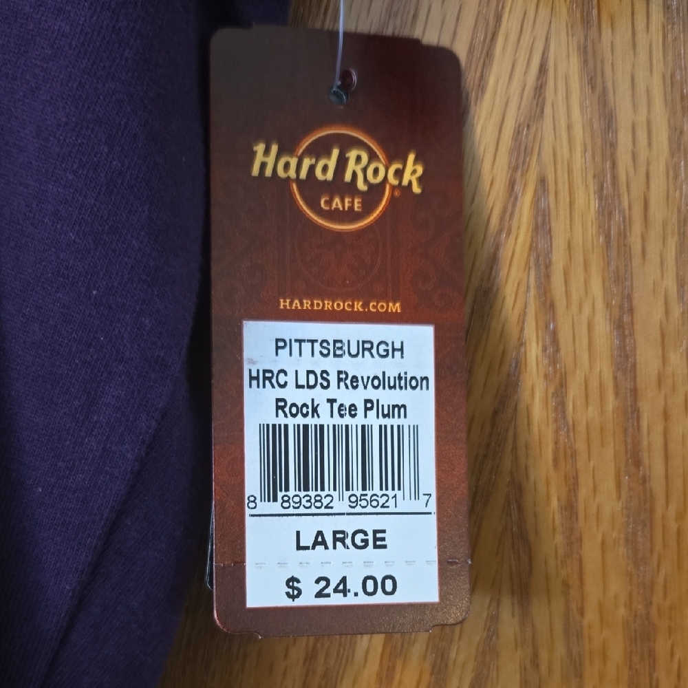 Hard Rock Cafe Plum Gold Graphic V-Neck Tee PITTSBURGH - Picture 2 of 3